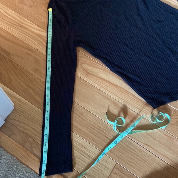 Old navy black cozy ribbed long sleeve t-shirt - Picture 6 of 6